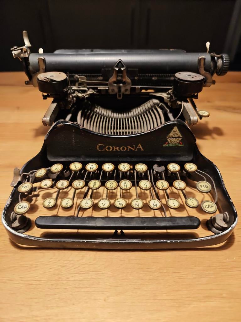 Machine à écrire Corona, Enlèvement