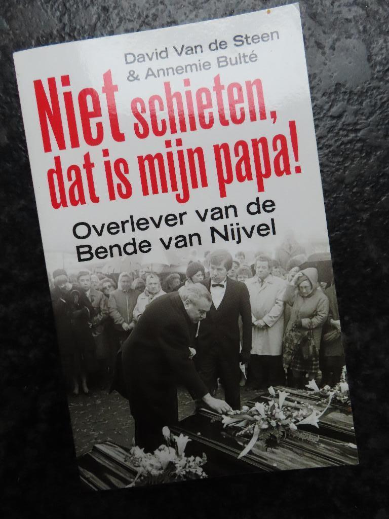 Niet schieten dat is mijn papa, Ophalen of Verzenden, Zo goed als nieuw, Maatschappij en Samenleving