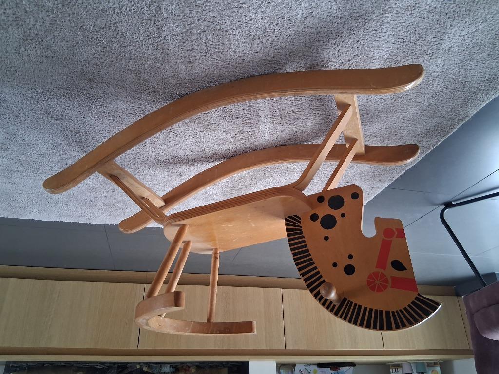 Houten schommelpaard, Ophalen, Gebruikt