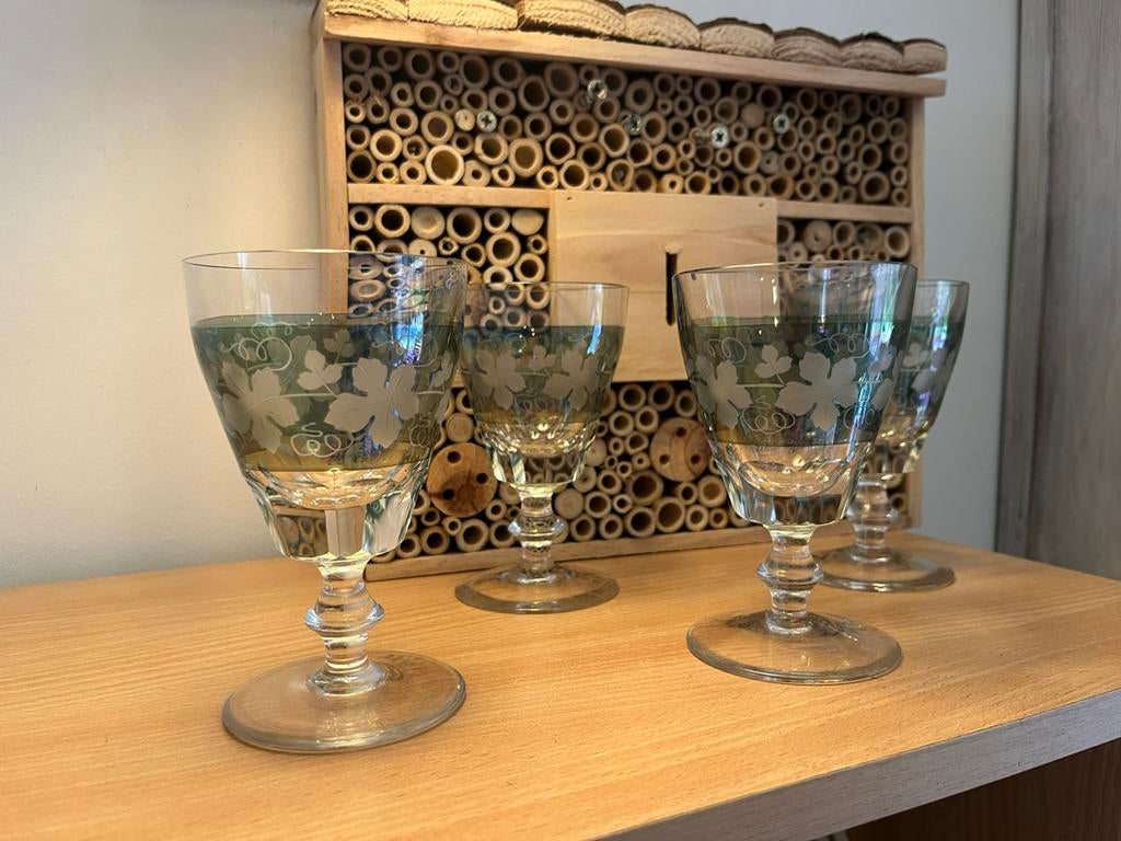 4 prachtige witte wijnglazen, Ophalen of Verzenden, Zo goed als nieuw