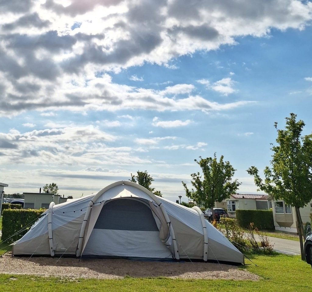 ZGAN Quechua familietent 8 personen, Caravanes & Camping, Tentes, Enlèvement, Comme neuf, Plus de 6
