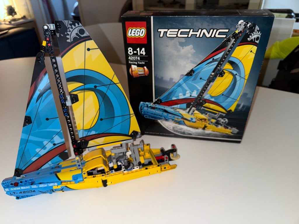 Lego Race Jacht 42074, Lego, Ensemble complet, Instructions incluses, Enlèvement