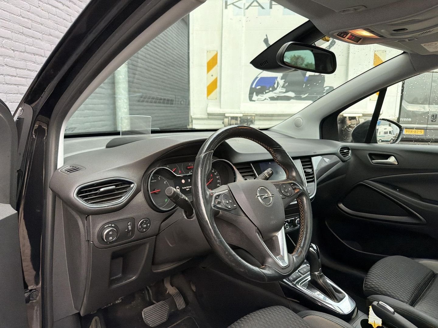 Opel Crossland X 1.2 Turbo Innovation Automaat | Pano | HUD, Auto's, Automaat, Overige modellen, Zwart, Bedrijf