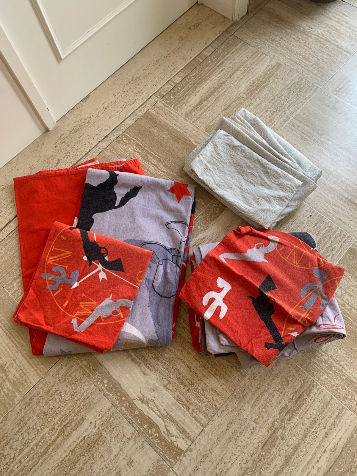 Eenpersoons kinder dekbedovertrekken, Enfants & Bébés, Chambre d'enfant | Linge de lit, Rouge, Lavable, Garçon ou Fille, Enlèvement ou Envoi