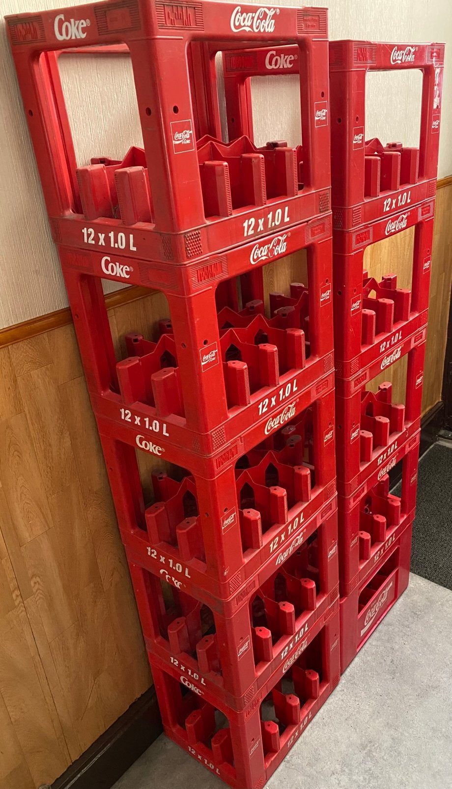 10 Casiers En pvc rouge Coka-Cola 12x1L vide, 15€, Enlèvement ou Envoi, Utilisé