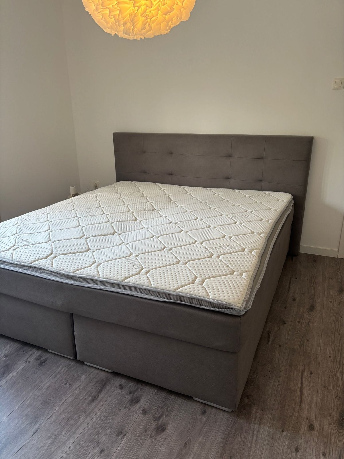 Luxe boxspring 180x200 cm – WEBA, Maison & Meubles, Chambre à coucher | Lits boxsprings, Comme neuf, 200 cm, Enlèvement