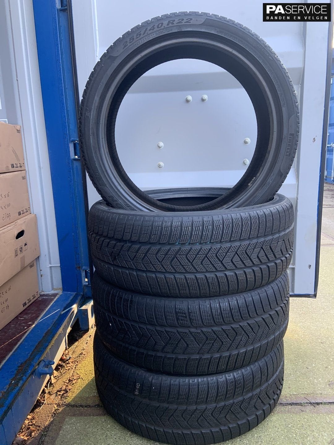 4x Pirelli Scorpion 255 40 22 Winterbanden  6.8 en 6.5 mm, Autos : Pièces & Accessoires, Pneus & Jantes, Pneus et Jantes, Pneus hiver