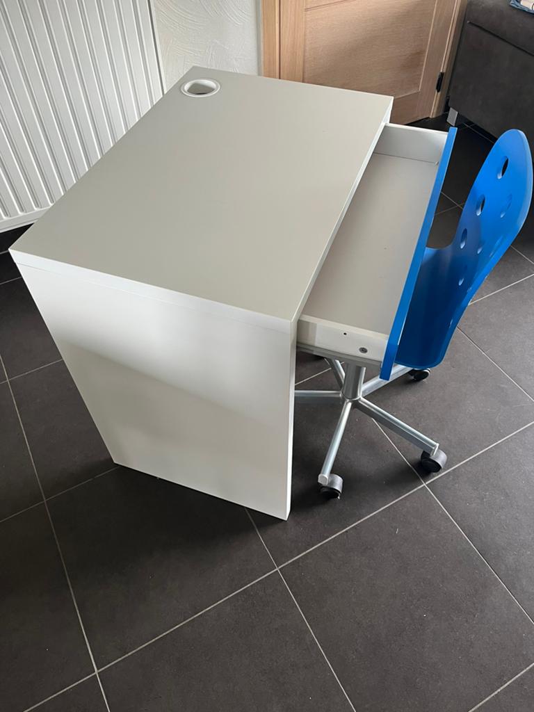 Bureau jongen met bijhorende stoel, Ophalen, Gebruikt