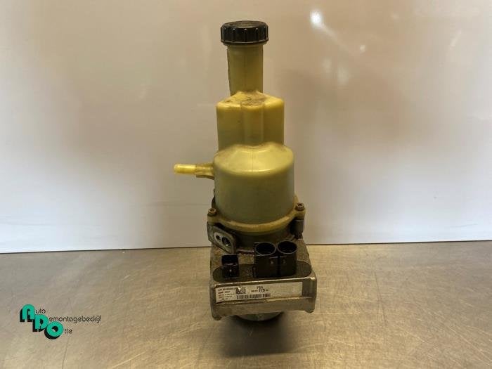 Pompe direction assistée d'un Toyota Pro-Ace (Pro-Ace 16-), -, 3 mois de garantie, Toyota, Utilisé