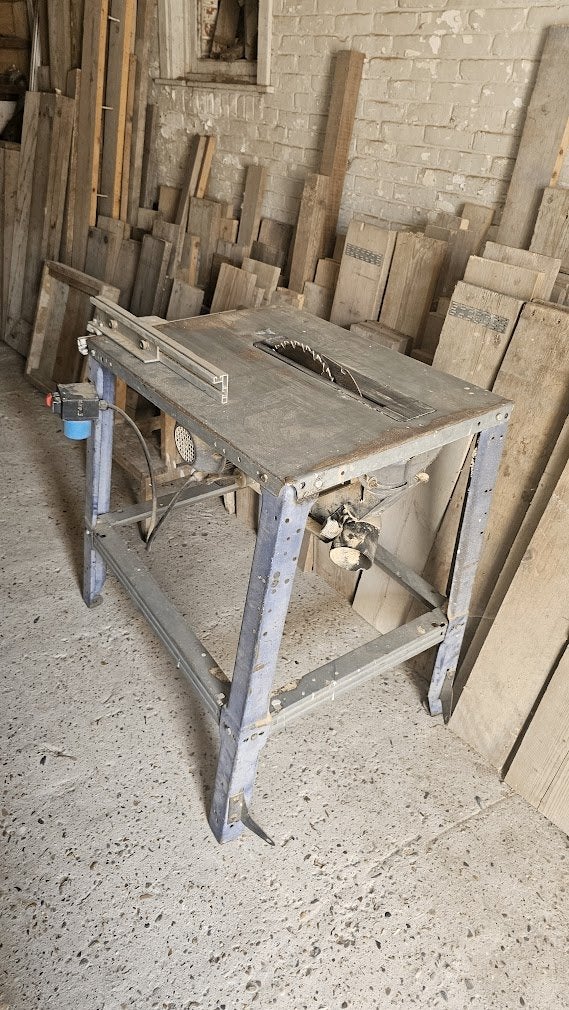 Zaagtafel / tafelcirkelzaag op onderstel – €35, Bricolage & Construction, Enlèvement, Utilisé, Scie circulaire