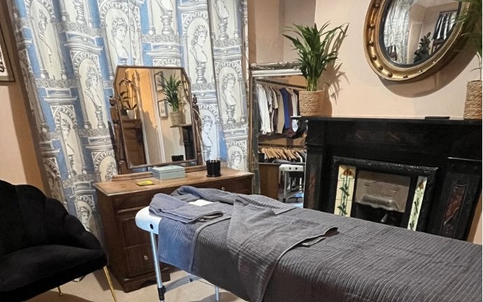Massage in Genk - Mannelijke massuer, Diensten en Vakmensen, Komt aan huis, Lichamelijke therapie