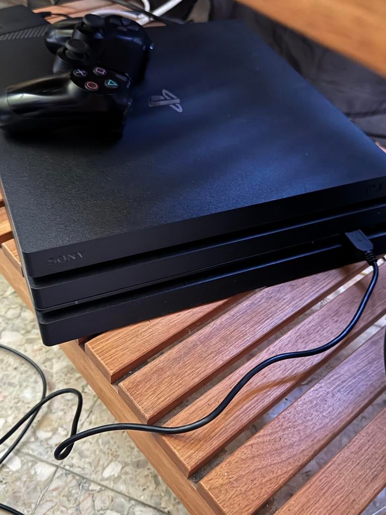 Ps4 pro 1T, Met games, Ophalen of Verzenden, 1 TB, Met 1 controller
