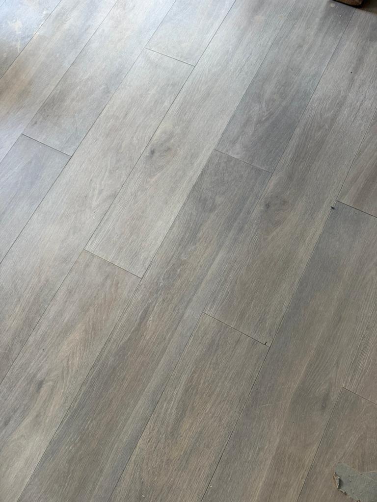 Gratis laminaat, Bricolage & Construction, Planches & Dalles, Utilisé, Aggloméré, 50 à 150 cm, 10 à 30 cm, 10 m²² ou plus, Enlèvement