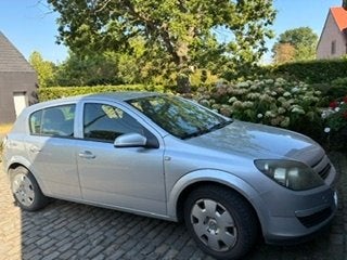 Opel Astra, Autos, Argent ou Gris, Boîte manuelle, Noir, 5 portes