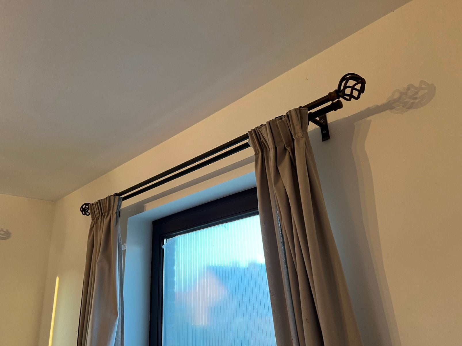 Deux tringles à rideaux doubles, Maison & Meubles, Enlèvement, Comme neuf