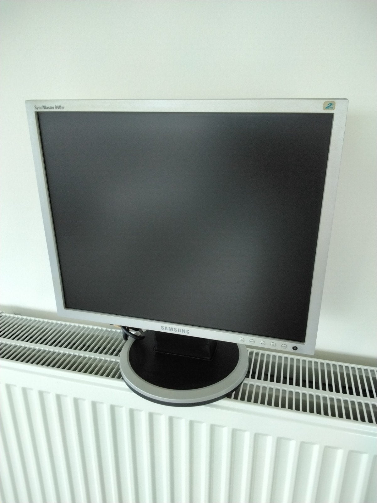 Le moniteur Samsung 19 pouces mesure 48,3 cm.
1280 x 1024 pi, Informatique & Logiciels, Moniteurs, Enlèvement