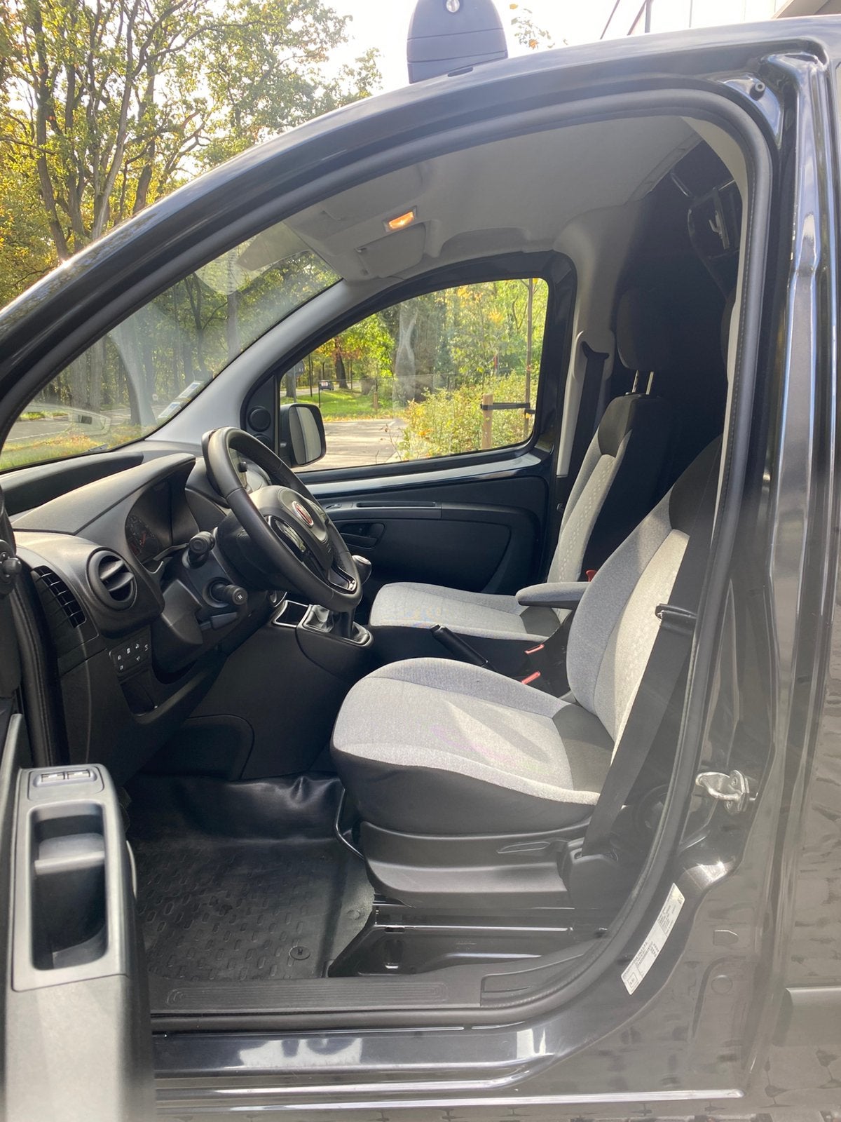 FIAT FIORINO/2021/90.000km, Auto's, Euro 6, Verwarmde buitenspiegels, Zwart, Particulier