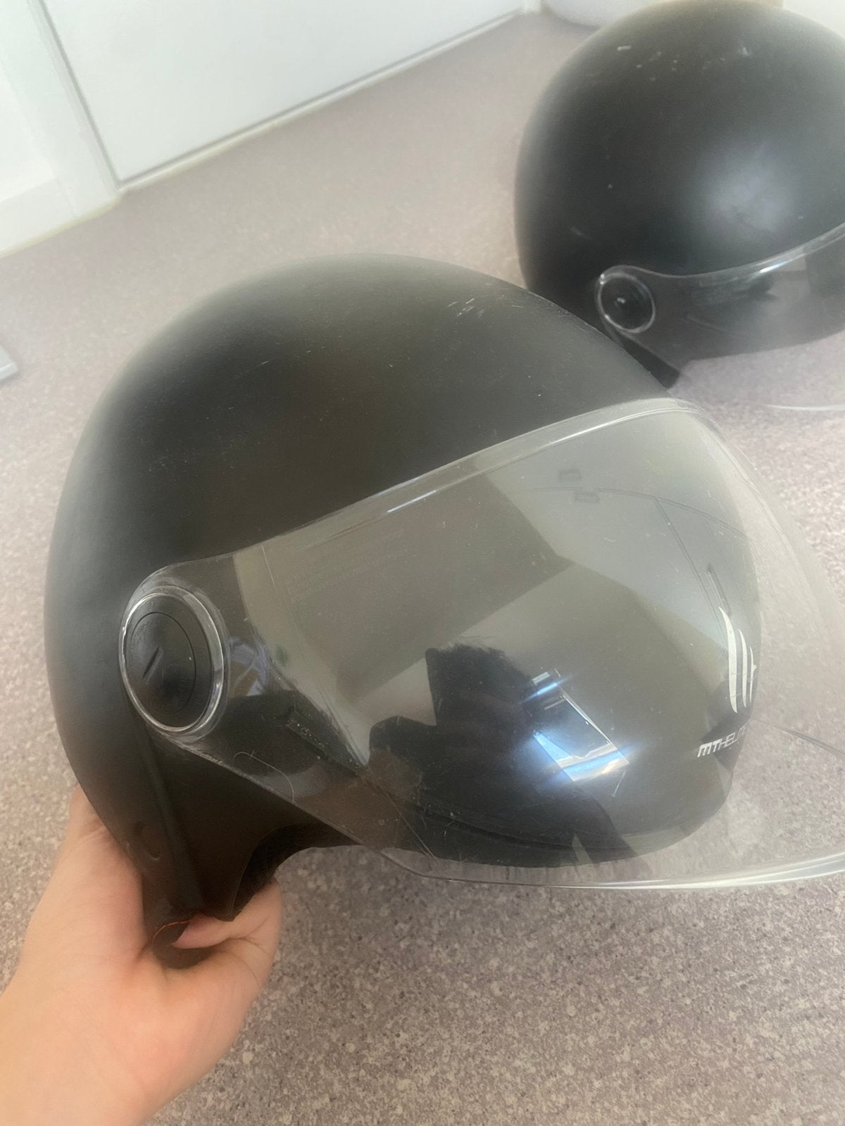 Casque de trottinette en bon état, Vélos & Vélomoteurs, Casques de cyclomoteur, Enlèvement, Comme neuf