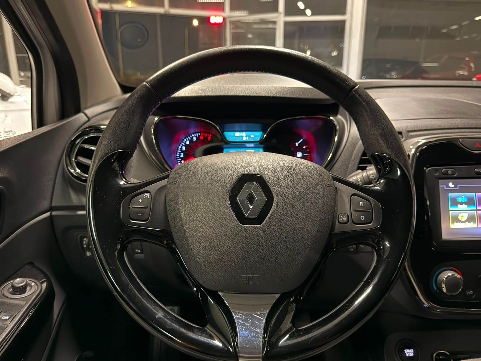 Renault Captur Limited 0.9i Essence 66kW Euro 6b, Autos, Argent ou Gris, Achat, 898 cm³, Euro 6