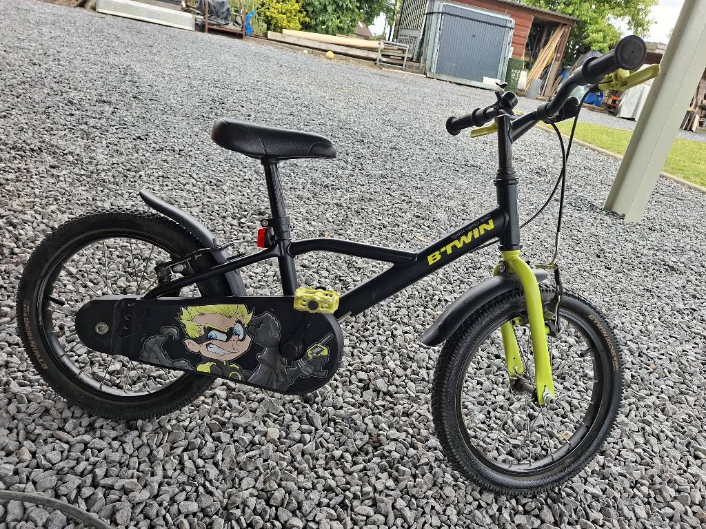 Jongensfiets 16inch, Fietsen en Brommers, Ophalen, Zo goed als nieuw, 16 inch, B-twin