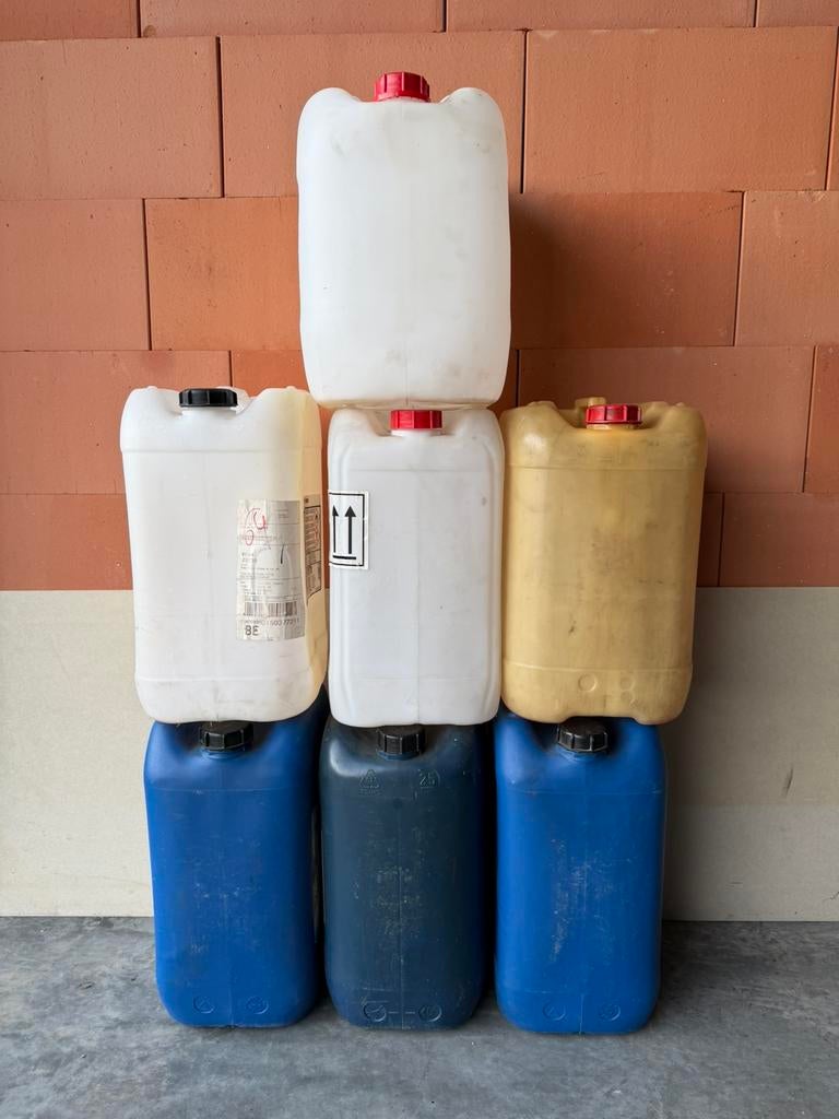 Bidons 25L, Moins de 75 litres, Enlèvement, Comme neuf, Synthétique
