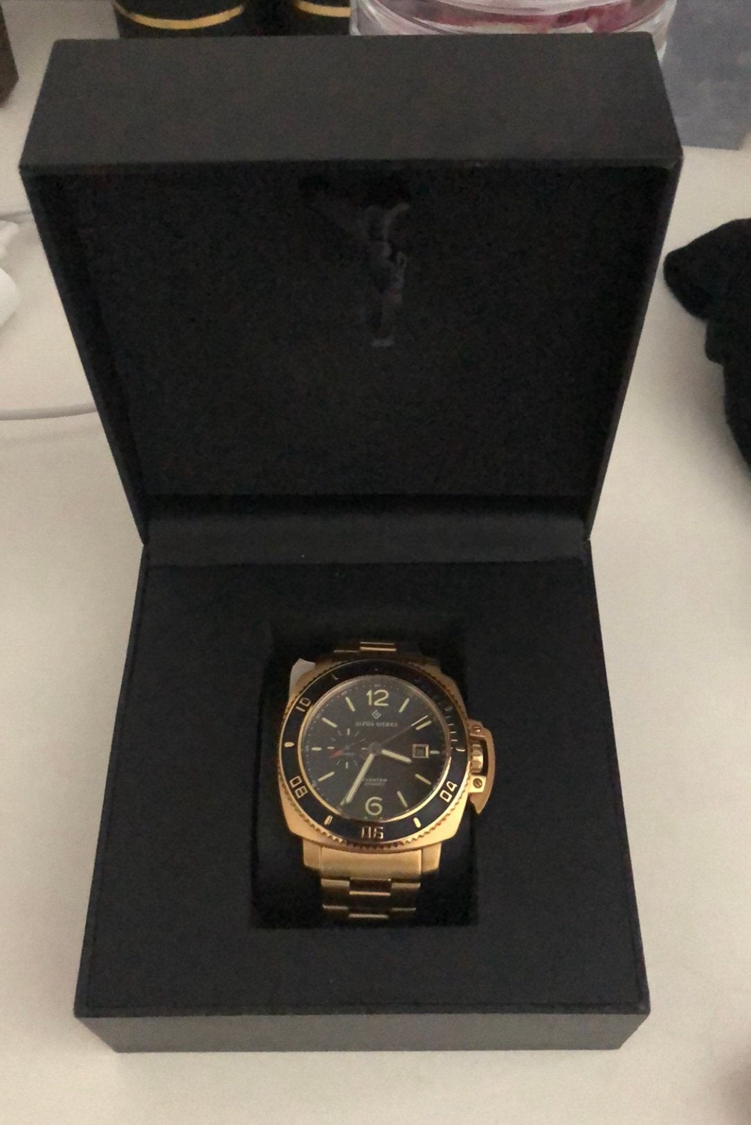 Alpha Sierra (horloge), Montre-bracelet, Autres marques, Enlèvement ou Envoi, Comme neuf