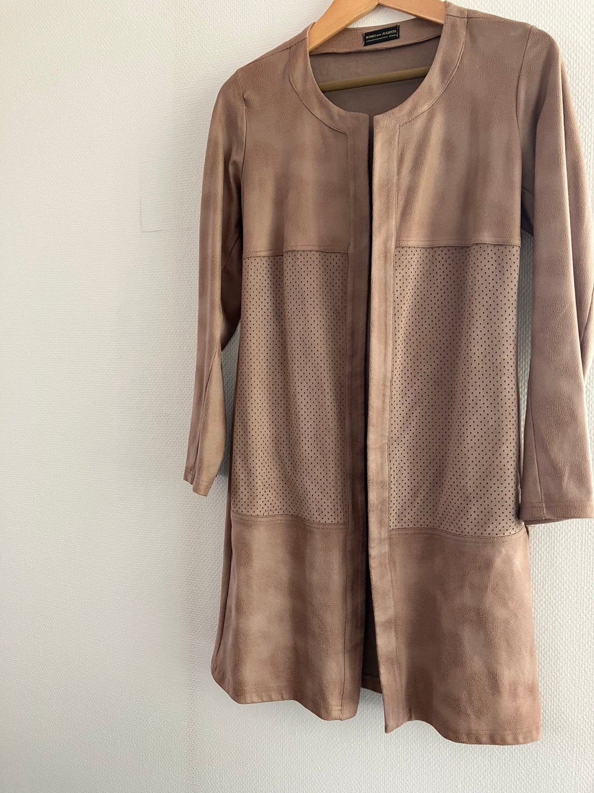 Vestje lederlook, zalmkleur, maat 42, NIEUW., Kleding | Dames, Jasjes, Kostuums en Pakken, Ophalen of Verzenden, Zo goed als nieuw