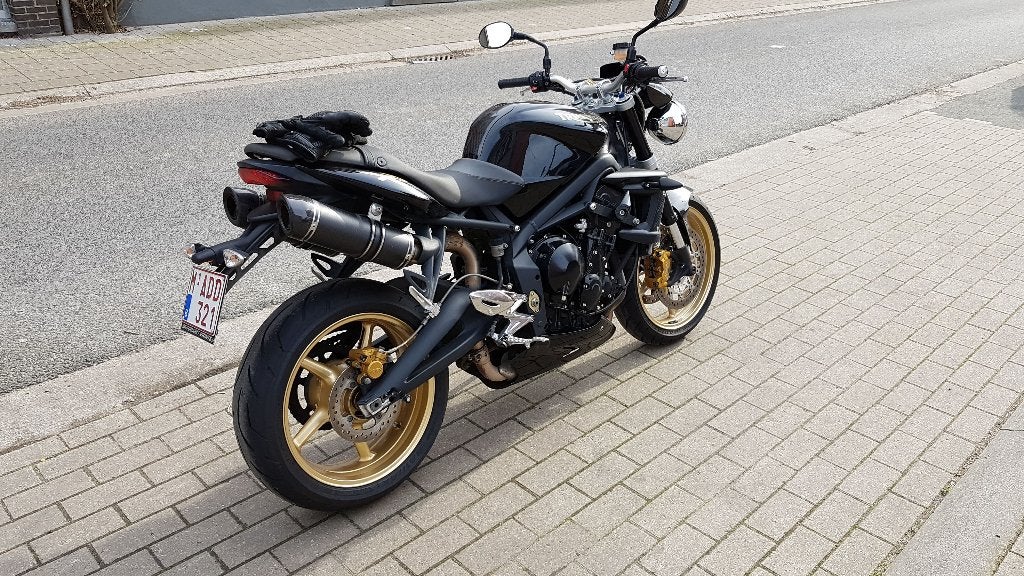 Triumph Street Triple R, Motoren, 675 cc, Sportuitlaat, Motorrijbewijs A, 3 cilinders
