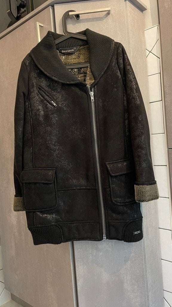 Desigual bruine JAS met glanzende accenten en vacht M, Kleding | Dames, Desigual, Ophalen of Verzenden, Zo goed als nieuw, Bruin