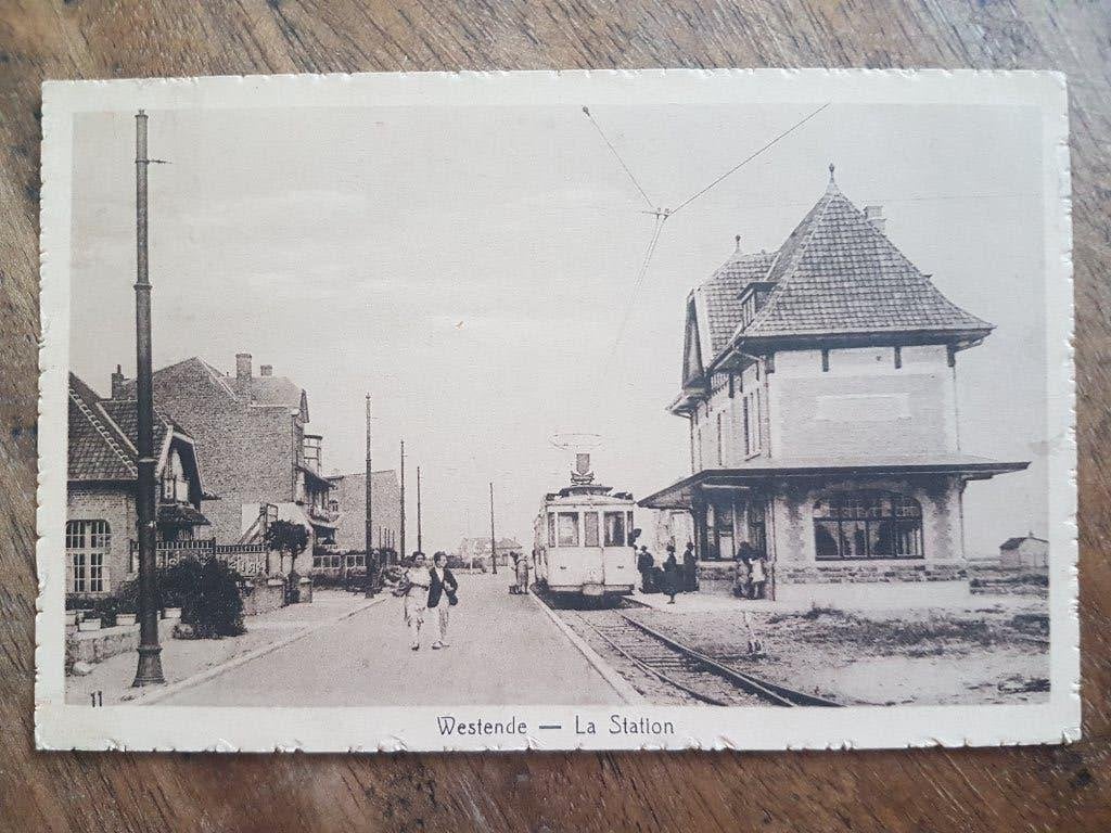 Postkaart Westende La Station TRAM, Ophalen of Verzenden, 1920 tot 1940, Ongelopen, West-Vlaanderen