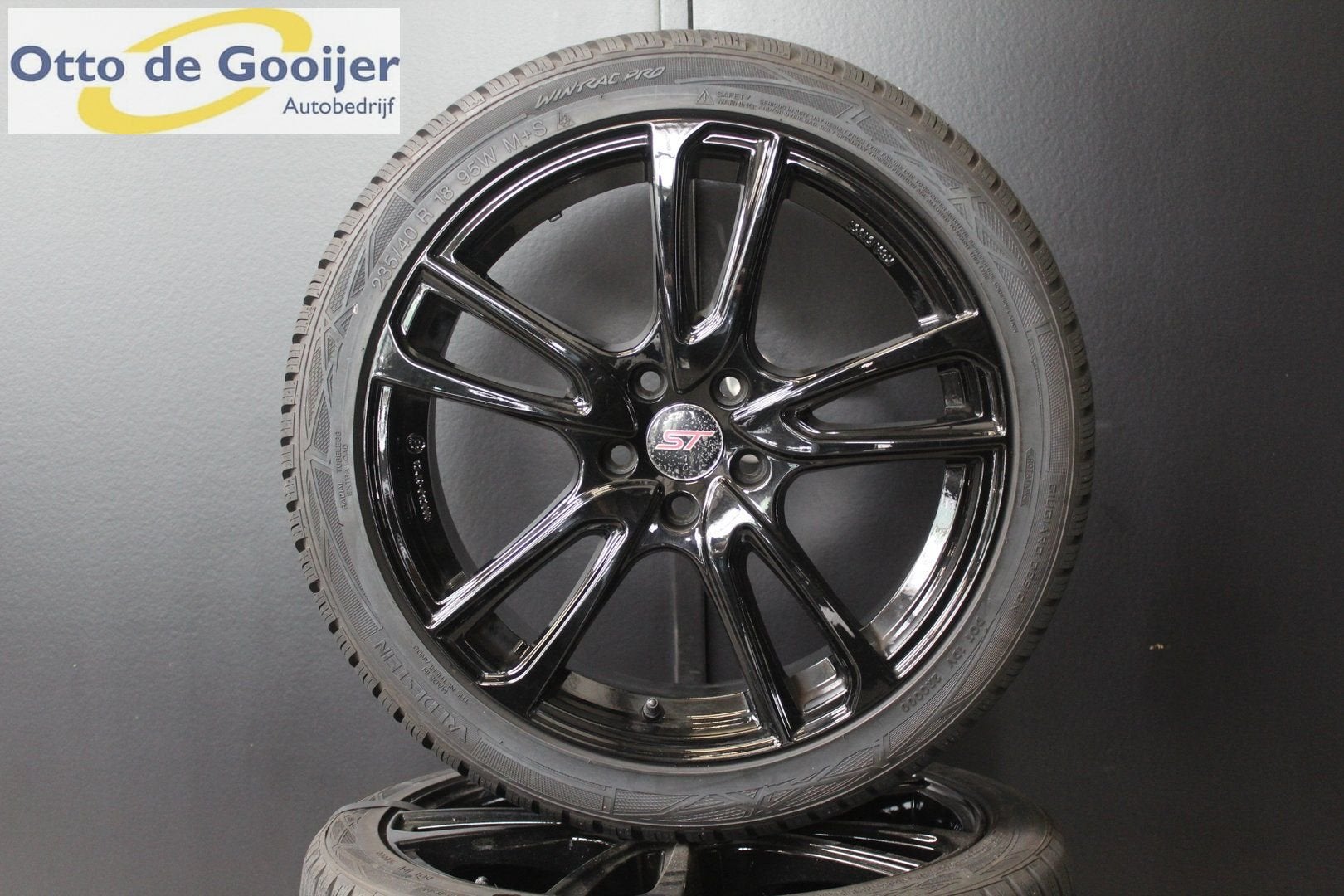Ford Focus ST Velgen 18 Inch Winterbanden 235/40R18, Auto-onderdelen, Ophalen, 18 inch, Gebruikt, -