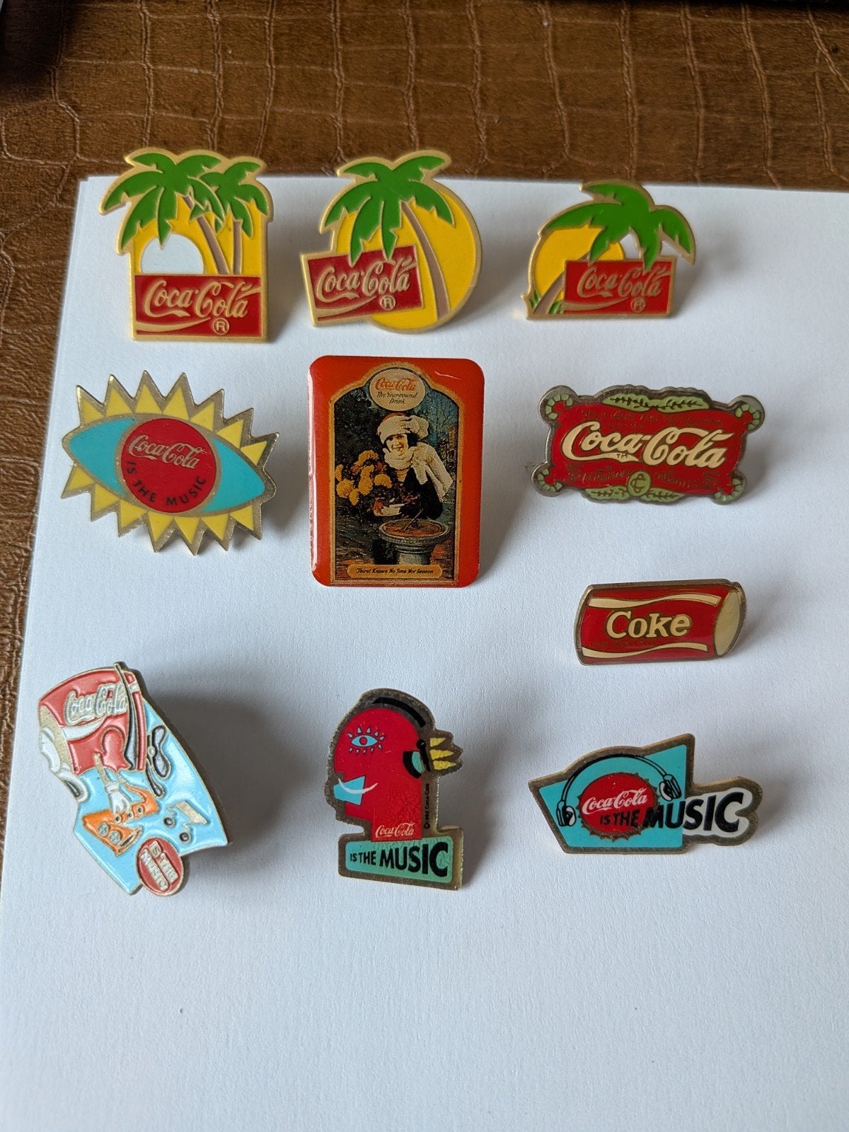 10 vintage Coca-Cola pins retro verzameling, Verzamelen, Speldjes, Pins en Buttons, Ophalen of Verzenden, Zo goed als nieuw, Merk