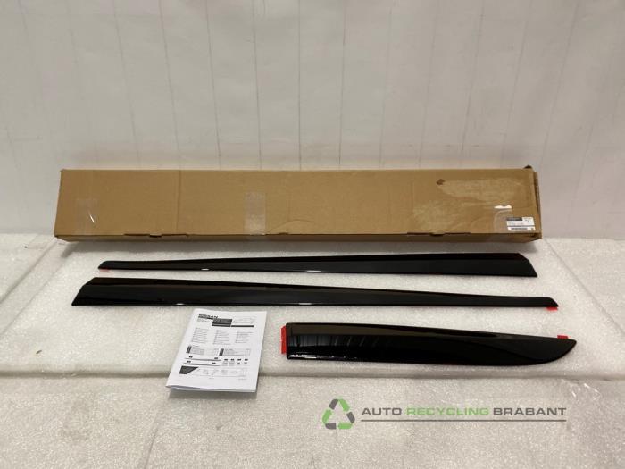 Bande décorative d'un Nissan Micra, -, 3 mois de garantie, Utilisé, -