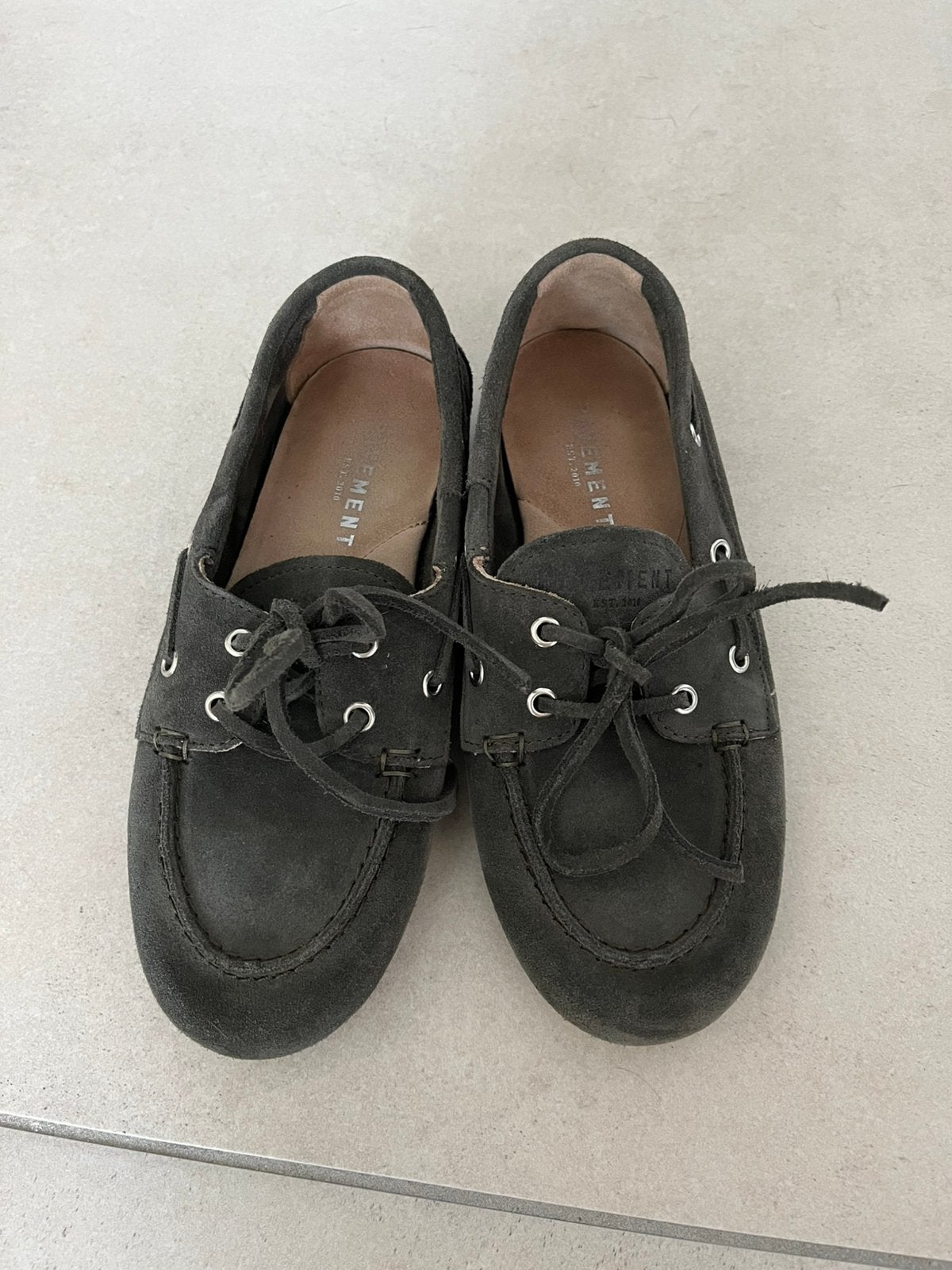 PAVEMENT DARK GREEN SUEDE LOAFERS ( maat 36), Vêtements | Femmes, Chaussures, Comme neuf, Sabots, Vert, Enlèvement