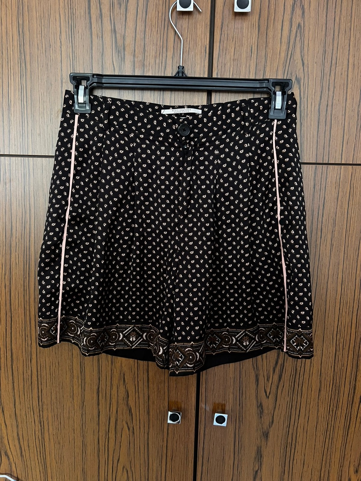 Shorts pour femmes, Neuf, Enlèvement ou Envoi, Taille 36 (S), Courts