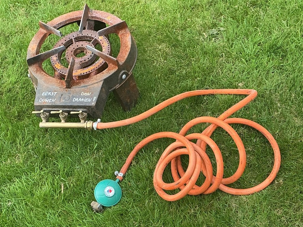 Gietijzeren gasbrander, Ophalen