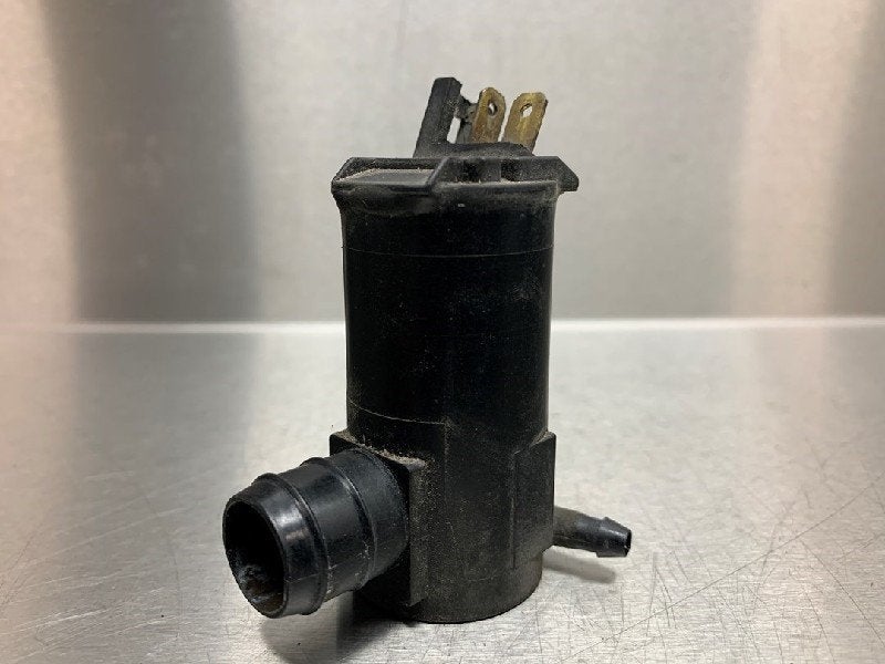 LAVE-GLACE POMPE ARRIÈRE MPV (LW19 / 69) (|MAZDAMPV|), Hitdorfer Straße 73
51371  Leverkusen, DE, Mazda, Utilisé, Info@mazda.de