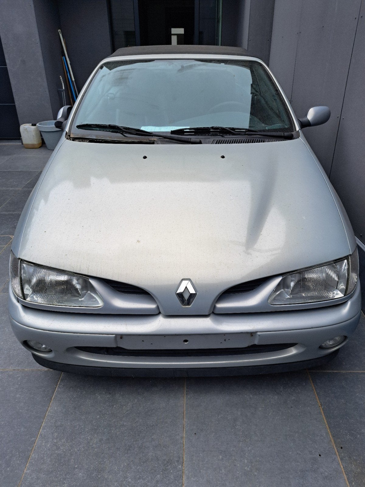 megane cabrio 16e 
Phase 1
1600cc 16e
B, Enlèvement, Renault