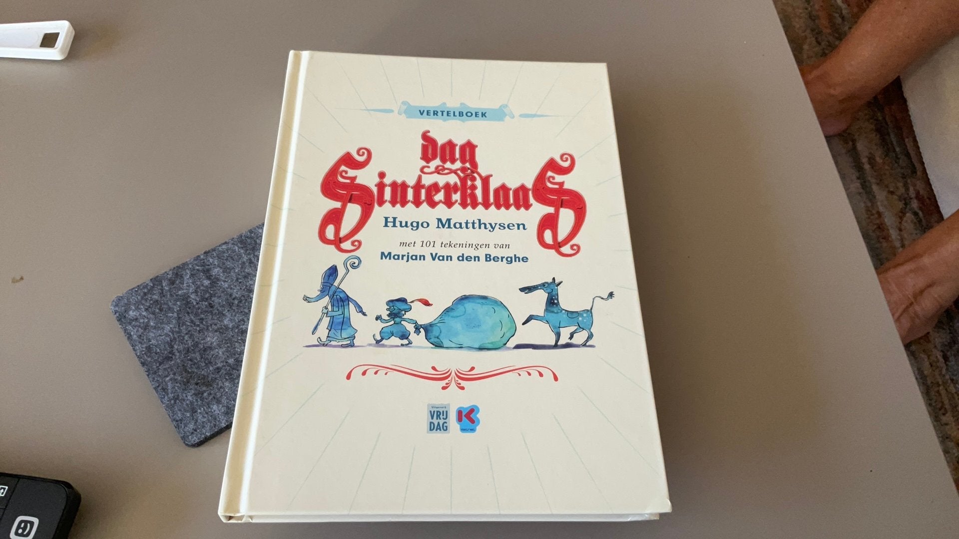 Hugo Matthysen - Dag Sinterklaas, Ophalen of Verzenden, Zo goed als nieuw, Sprookjes, Hugo Matthysen