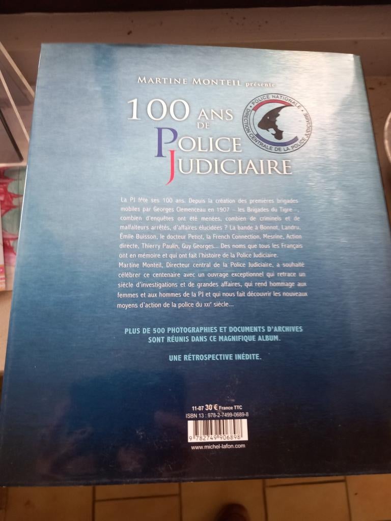 Les 100 ans de la police judiciaire de France, Ophalen