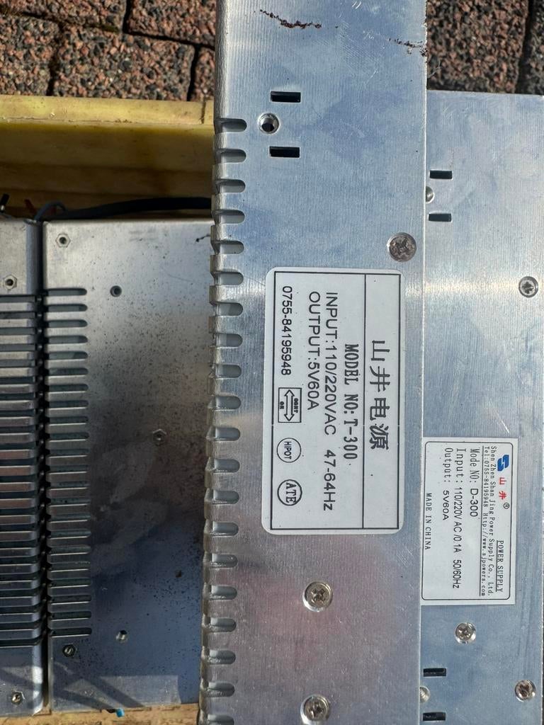 Voedingen 220/110 V naar 5V DC 60 A, Ophalen, Zo goed als nieuw