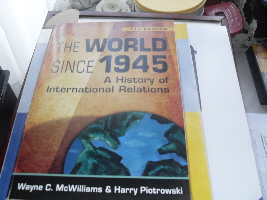 the world since 1945, a history of int. relations, Enlèvement ou Envoi, Utilisé, Wayne williams