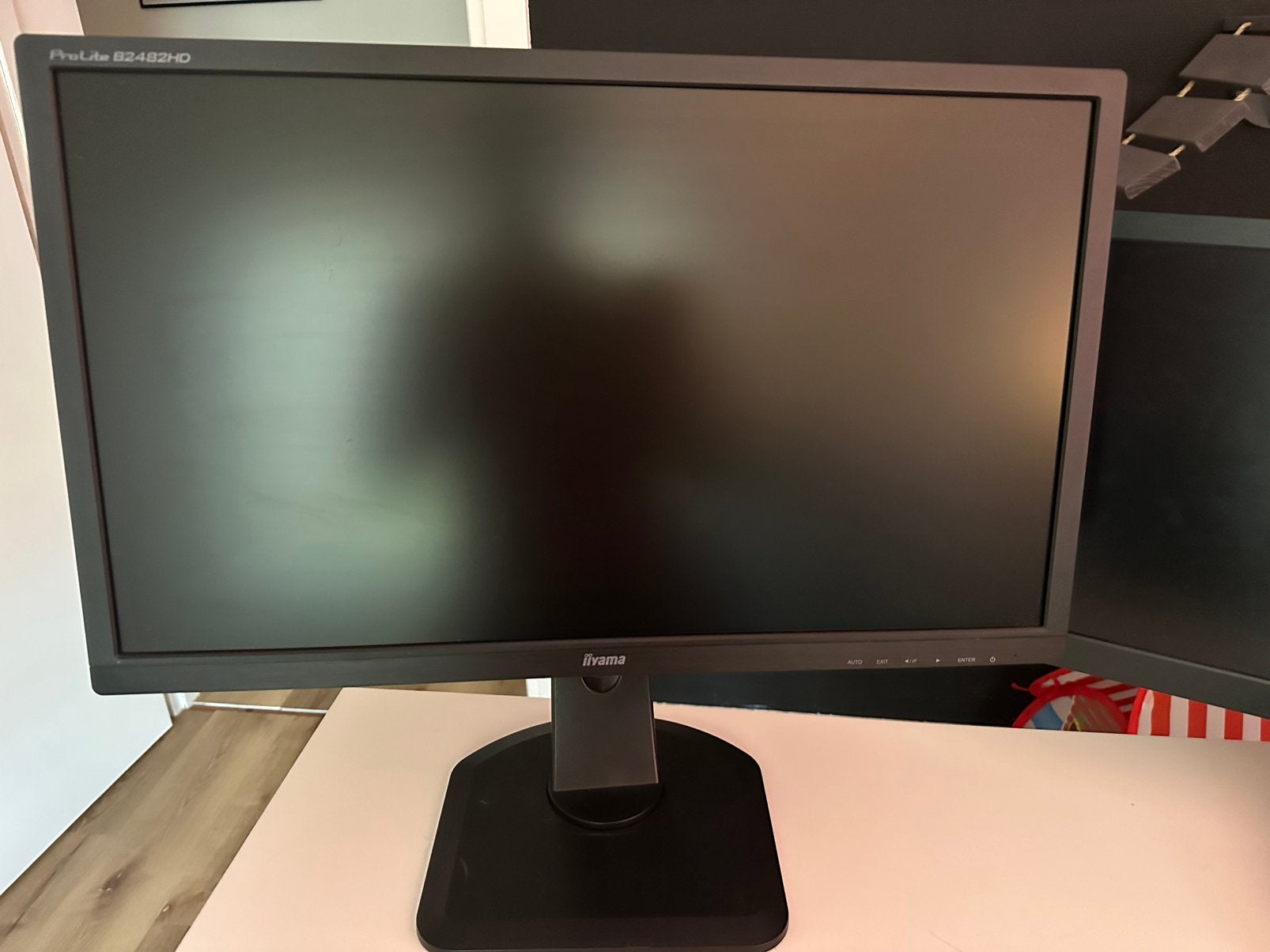 iiyama Pro Lite 24 inch, Ophalen, Gebruikt, In hoogte verstelbaar, 60 Hz of minder