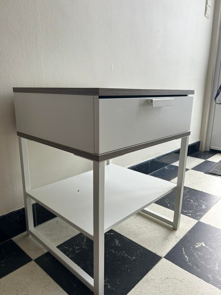 Nachtkastje Trysil, Huis en Inrichting, Ophalen, Zo goed als nieuw