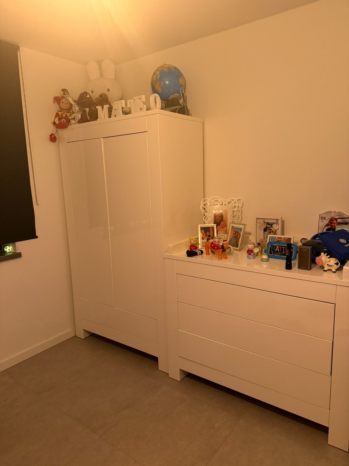 Tienerkamer, Ophalen, Zo goed als nieuw