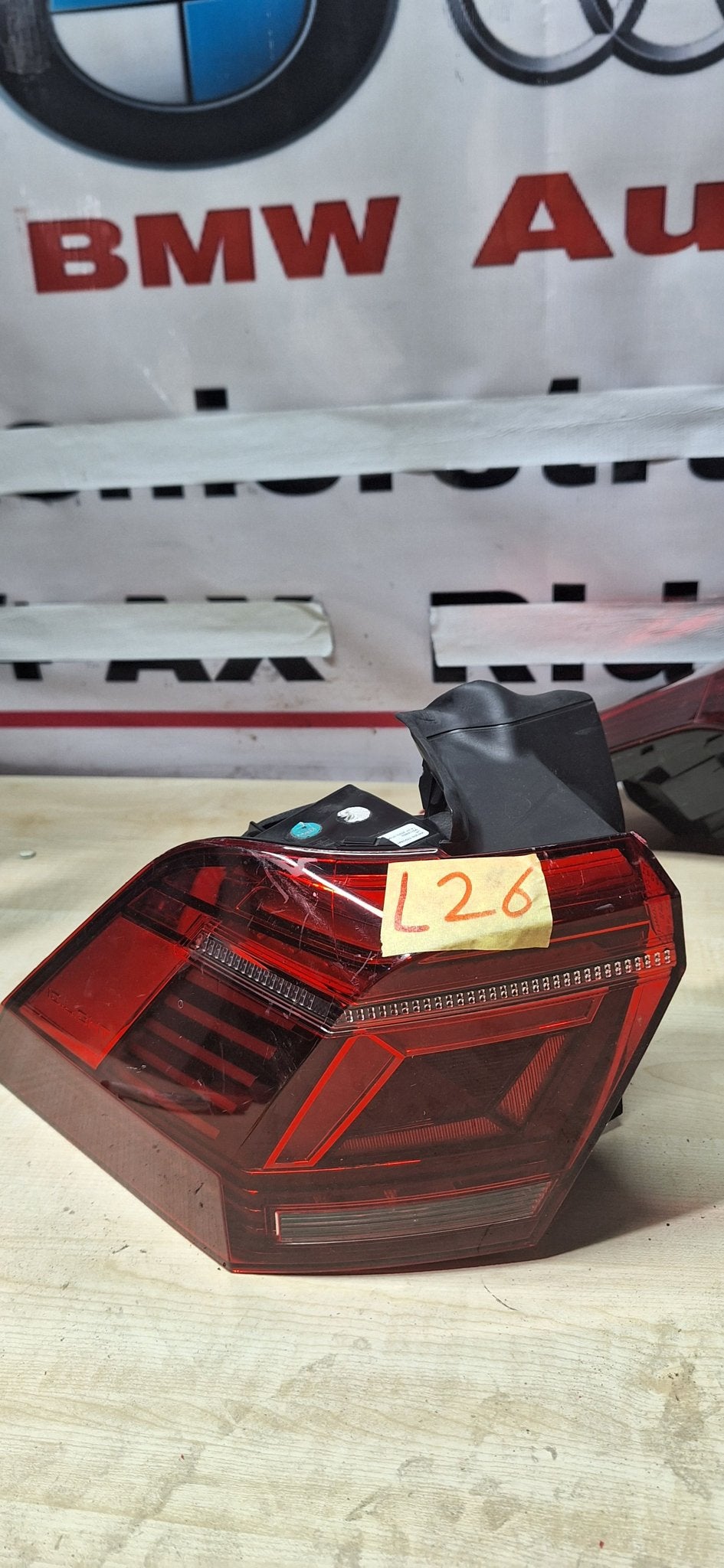 Origineel Volkswagen Tiguan II Achterlicht Links - OEM 5NA94, -, Utilisé, -, -