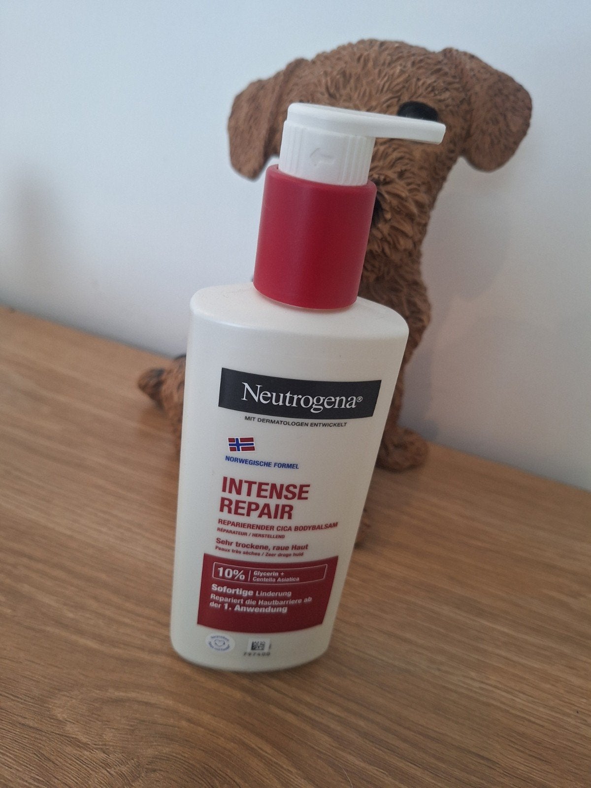 Neutrogena, Bijoux, Sacs & Beauté, Enlèvement ou Envoi, Neuf, Body lotion, Crème ou Huile