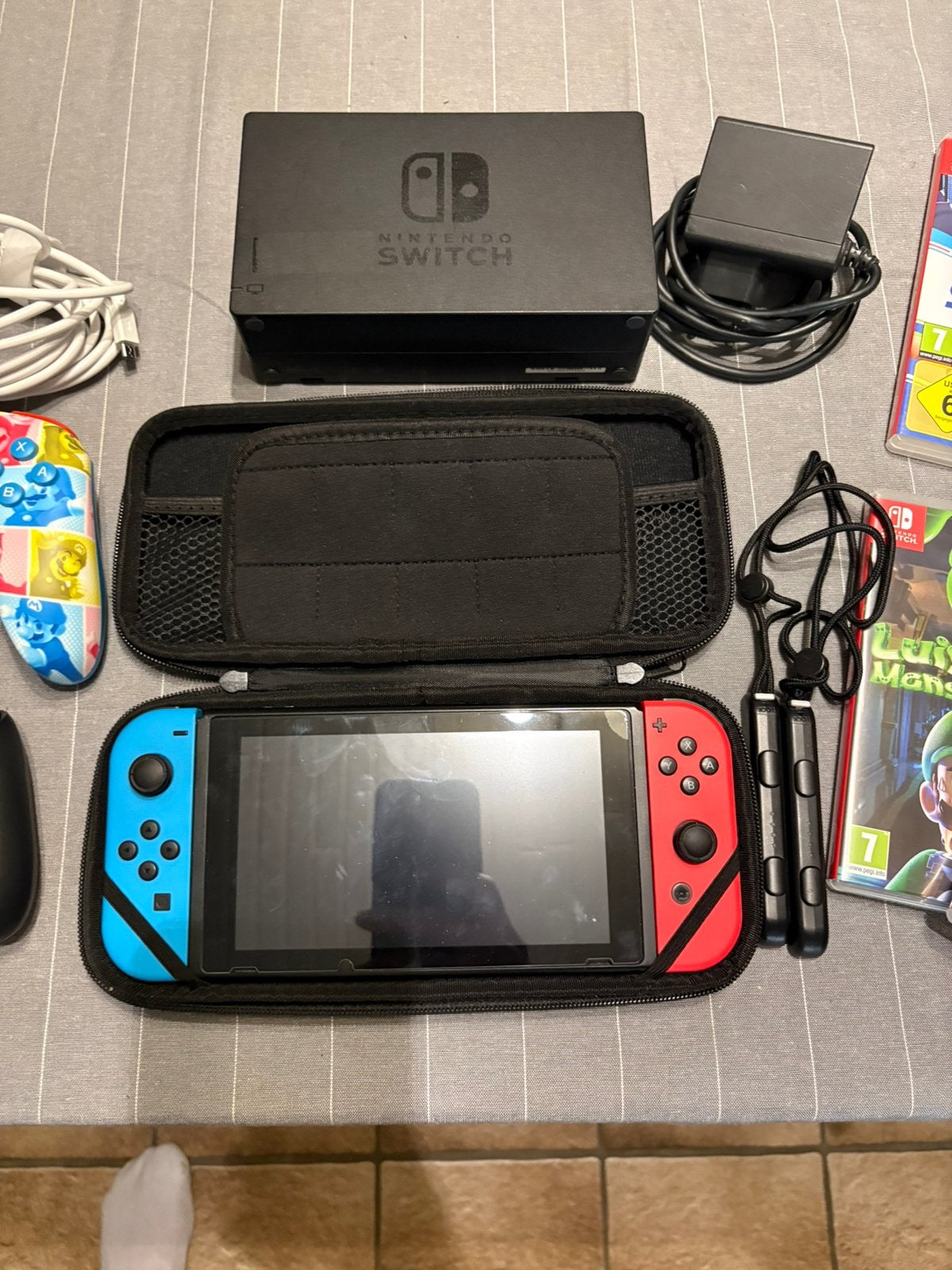 Nintendo switch console + 3 games + accessoires, Enlèvement ou Envoi, Comme neuf