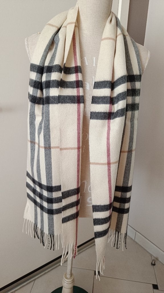 Burberry sjaal, Kleding | Dames, Burberrys, Verzenden, Zo goed als nieuw, Sjaal