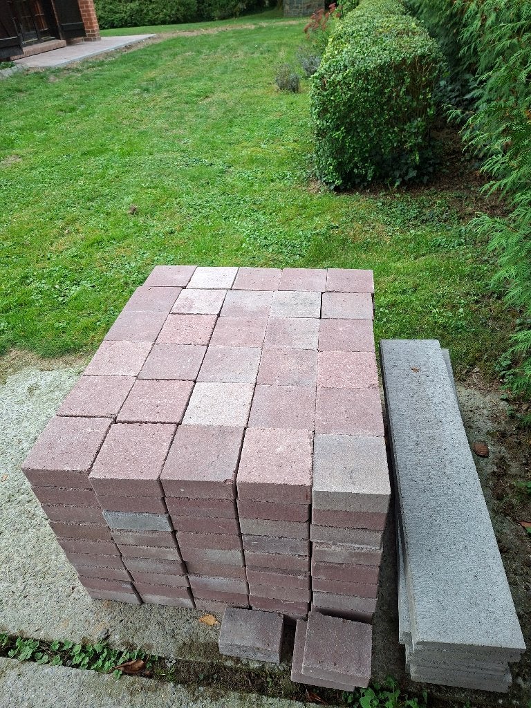 Pavés tambourinés rouge-rose, Diensten en Vakmensen